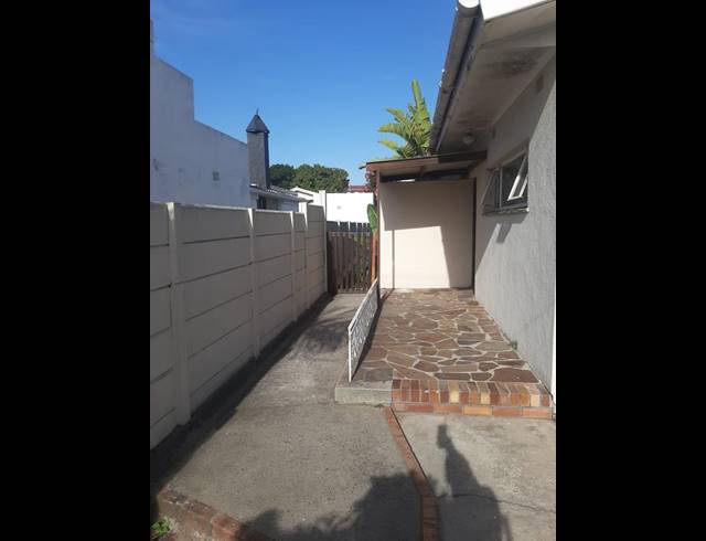 2 BEDROOM PROPERTY TO RENT IN GOODWOOD CENTRAL